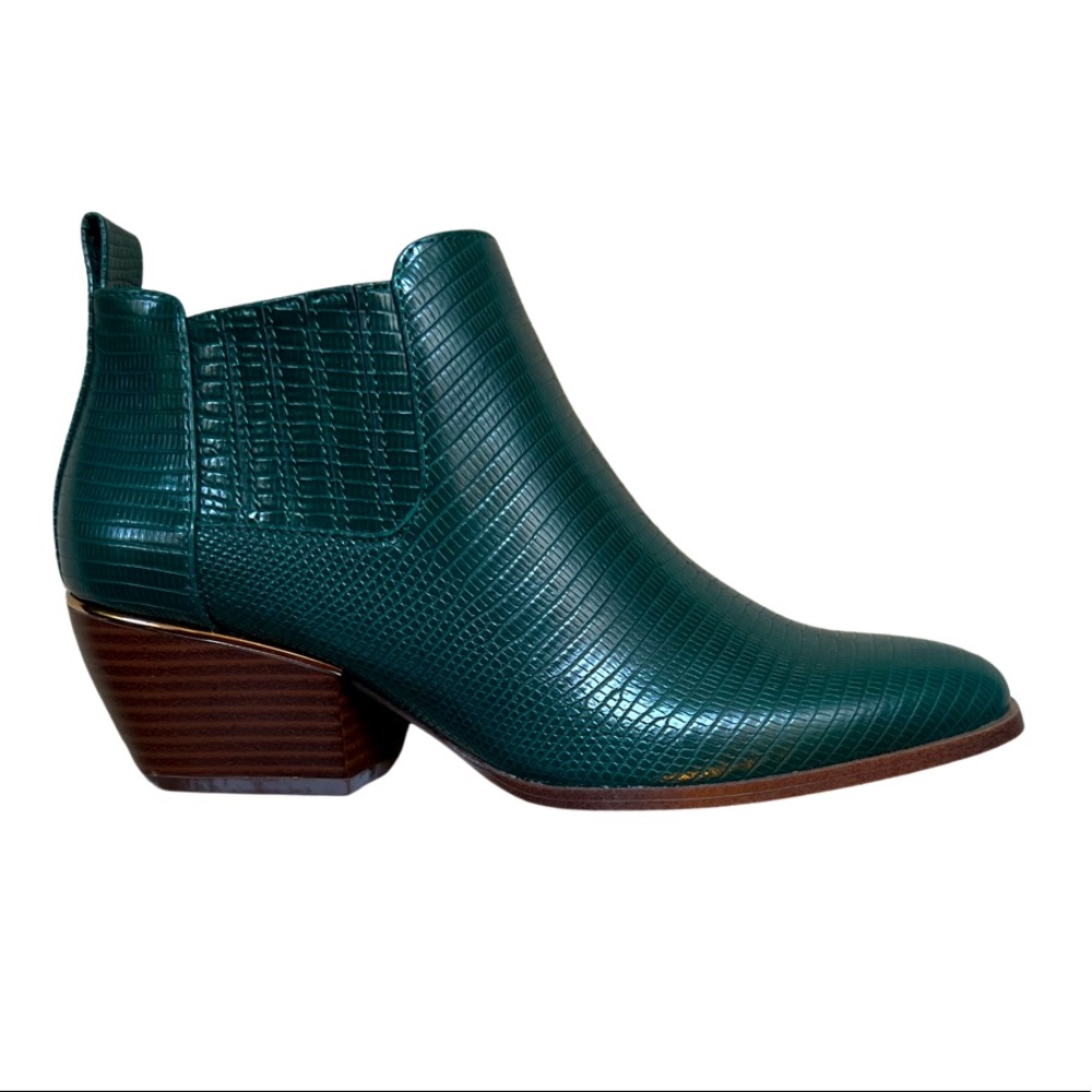 NIB//New Directions Edie Bootie (7.5)